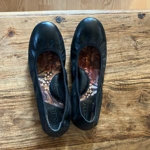 Born leather ballet flats with super comfy soles